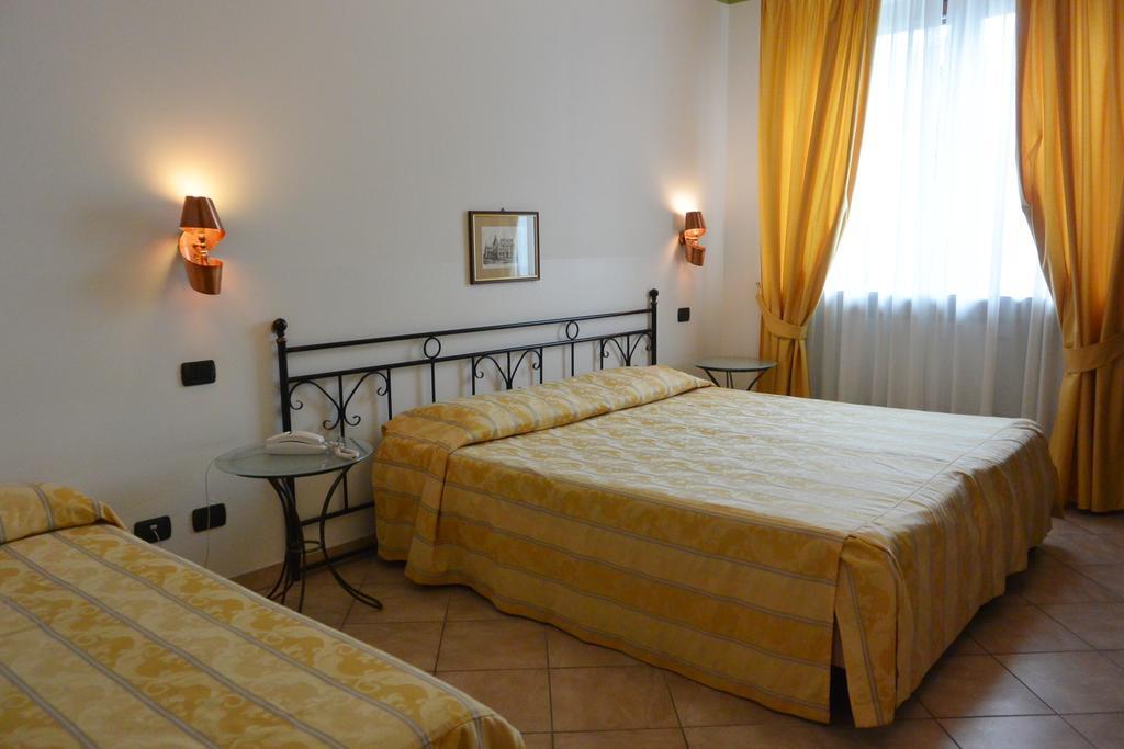 Hotel Ristorante Italia Certosa di Pavia Dış mekan fotoğraf